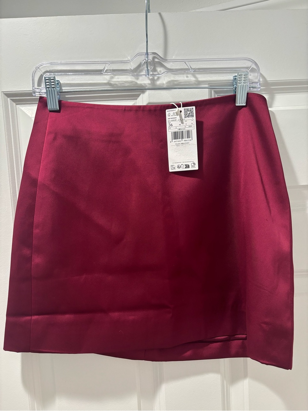 Women’s Satin Mini Skirt in Burgundy MANGO